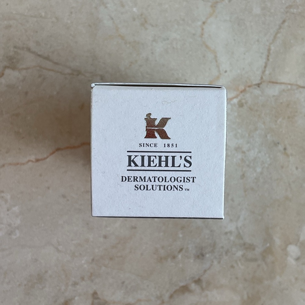NIB Kiehl's Clearly Corrective Dark Spot Solution - Picture 8 of 11